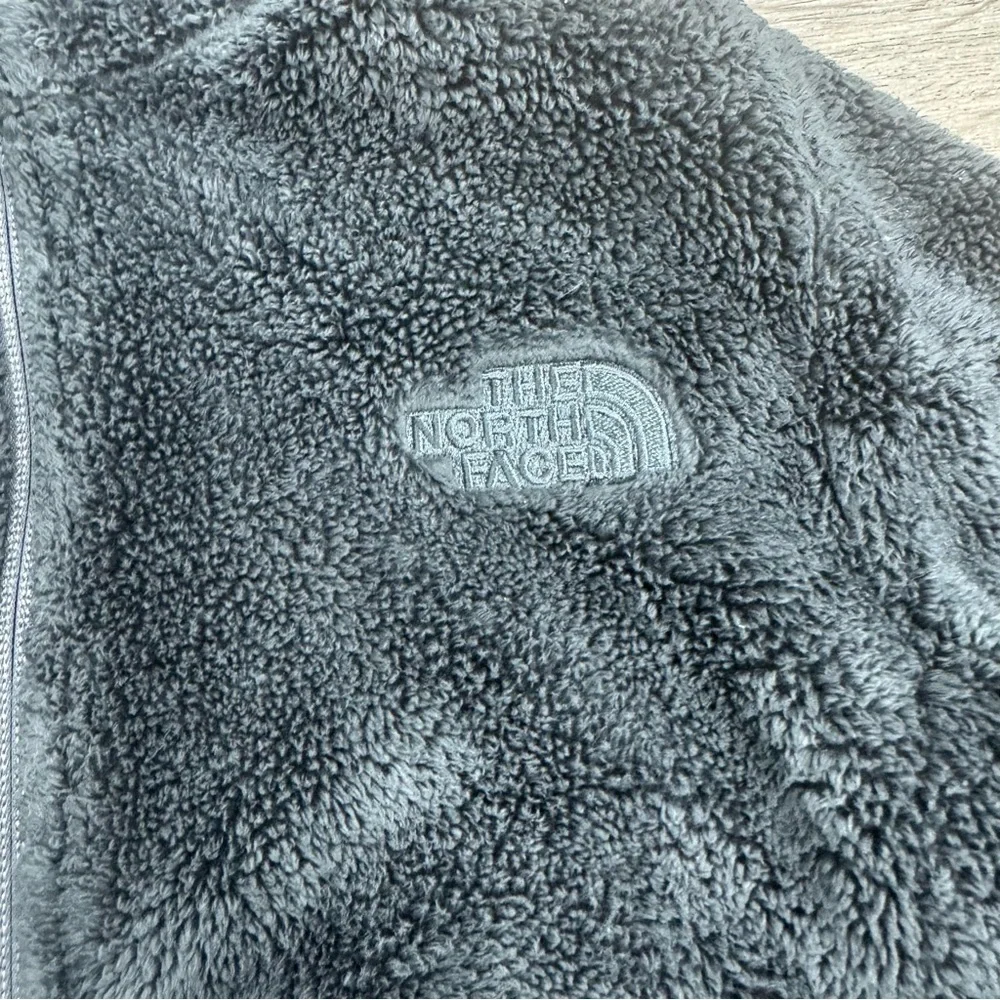 The North Face Women's Osito 1/4 Zip Pullover Women's Size Small Gray Soft Cozy